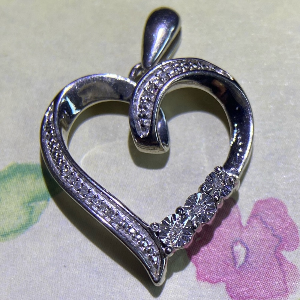 Beautiful Solid Sterling Silver Heart Diamond Clu… - image 2